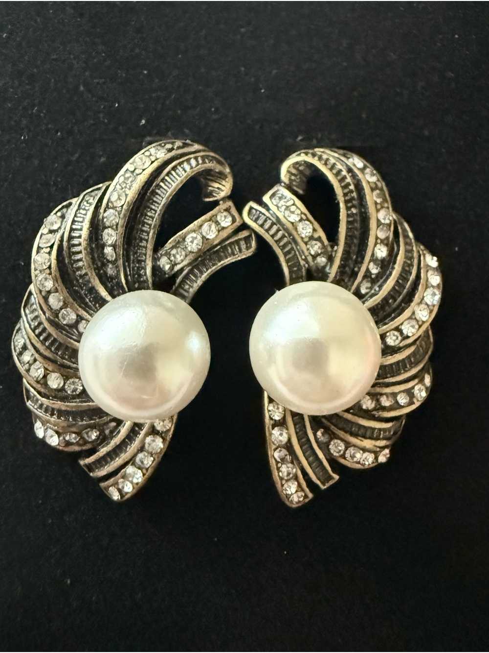 NWT Vintage Classic Pearl & Rhinestone Swirl Clip-On Earrings - White, Bronze
